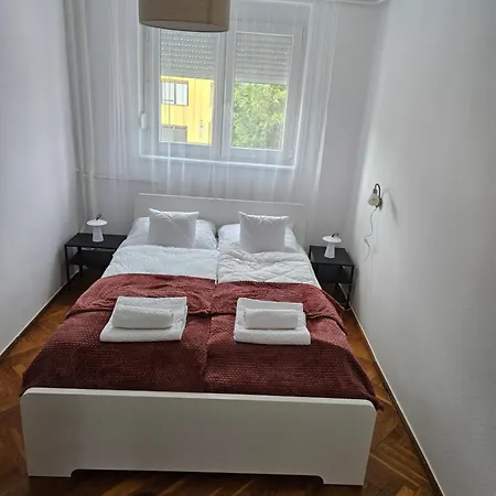 Famille * Ταπόλκα