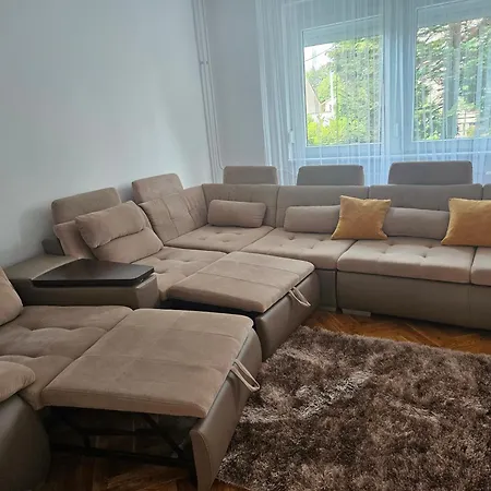 Famille * Ταπόλκα